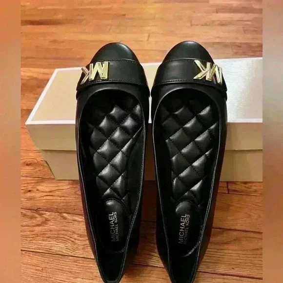 Michael Kors Brand new with box Jilly Ballet size 6 - Picture 12 of 14